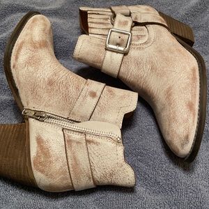 Brand new cream colored ankle boots